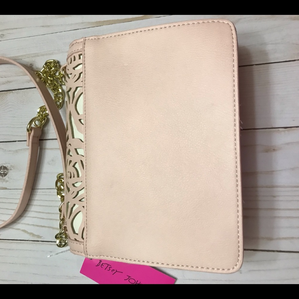 🌺 Betsey Johnson Pink lace-look  Crossbody Purse - Picture 3 of 5